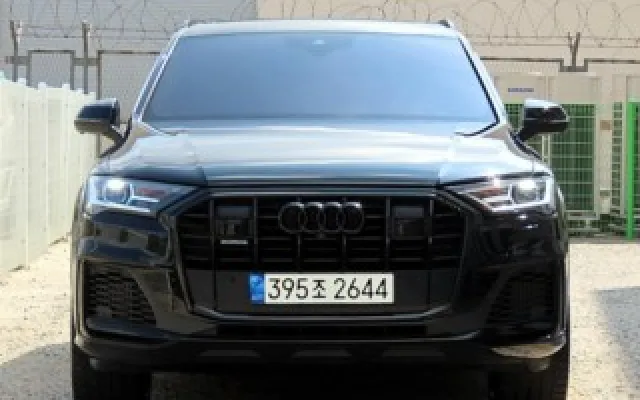 인천신용불량자중고차리스 Q8 55 TFSI 콰트로 프리미엄 매물 사진 10 - 2022/09 57,409km